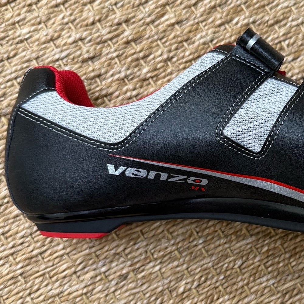 NWOT Venzo Biking / Cycling Mens Size 13  Fits Peloton and Road Bikes NEW no box